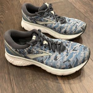 Brooks Ghost 11 Running Shoes Women’s Sz 7.5